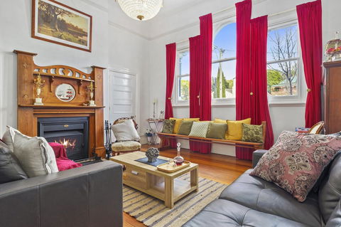 Cygnet Old Bank - VIC Tourism 15