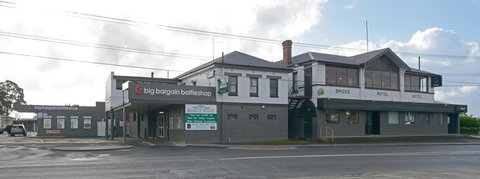 Bridge Hotel - VIC Tourism 13