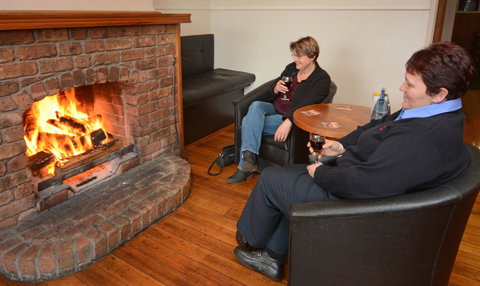 Bridge Hotel - VIC Tourism 16