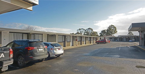 Bridge Hotel - VIC Tourism 12