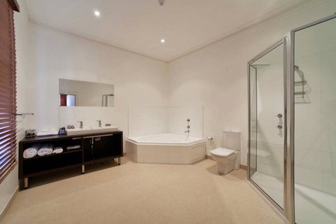 Ikon Hotel - VIC Tourism 16