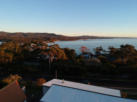 GRANITE BEACH HOUSE @ Bay Of Fires - VIC Tourism 9