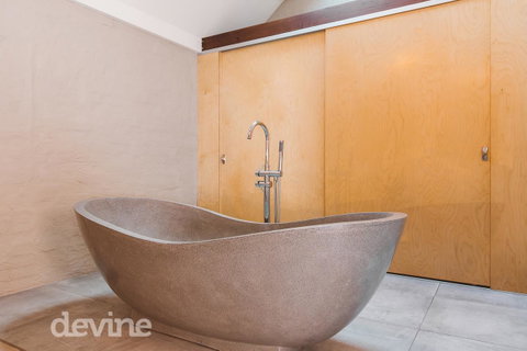 Devine Stays - Hayloft On ELizabeth - VIC Tourism 2