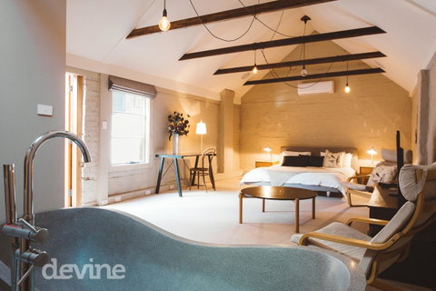 Devine Stays - Hayloft On ELizabeth - VIC Tourism 13
