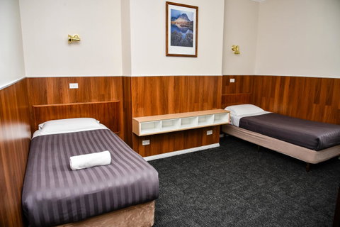 Hobart Tower Motel - VIC Tourism 11