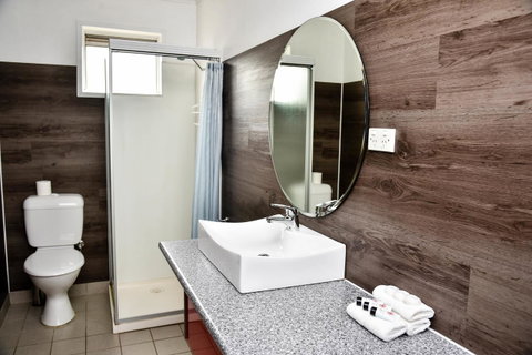 Hobart Tower Motel - VIC Tourism 12