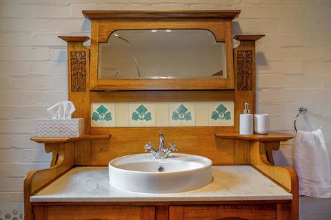 Gorgeous Hobart Accommodation - Park On Park - New Town - VIC Tourism 37
