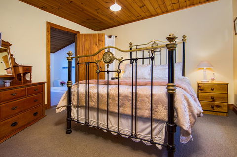 Wagners Cottages - VIC Tourism 17