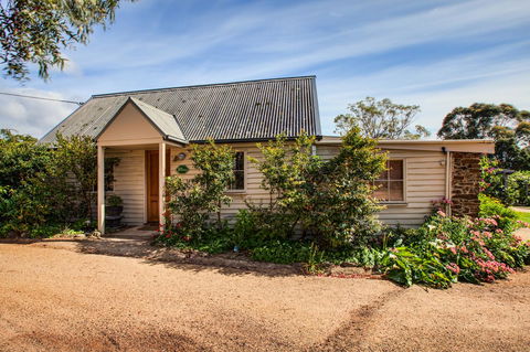 Wagners Cottages - VIC Tourism 39
