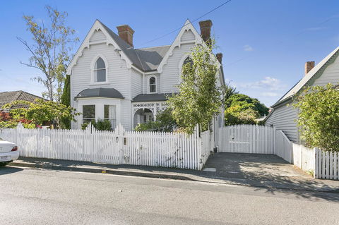 Amberley - VIC Tourism 0