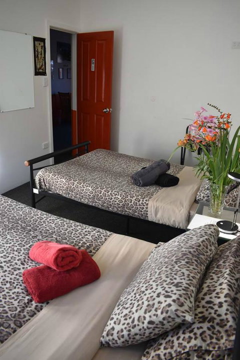 Hobart's Accommodation & Hostel - VIC Tourism 16