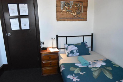Hobart's Accommodation & Hostel - VIC Tourism 11