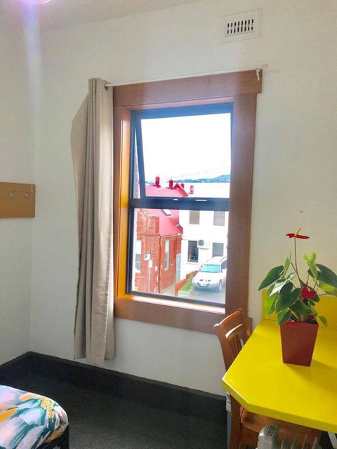 Hobart's Accommodation & Hostel - VIC Tourism 14