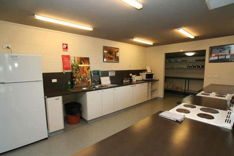 Swansea Backpacker Lodge - VIC Tourism 13