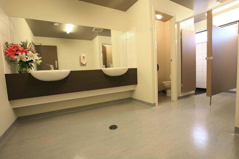 Swansea Backpacker Lodge - VIC Tourism 9