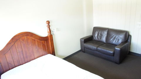 Swansea Backpacker Lodge - VIC Tourism 11