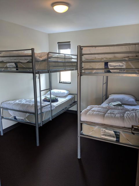 Swansea Backpacker Lodge - VIC Tourism 14