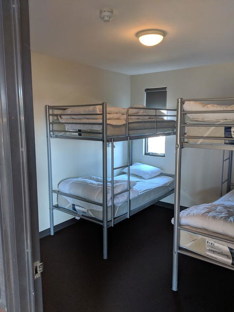 Swansea Backpacker Lodge - VIC Tourism 12