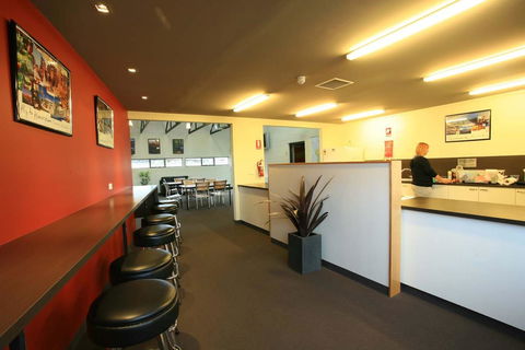 Swansea Backpacker Lodge - VIC Tourism 10