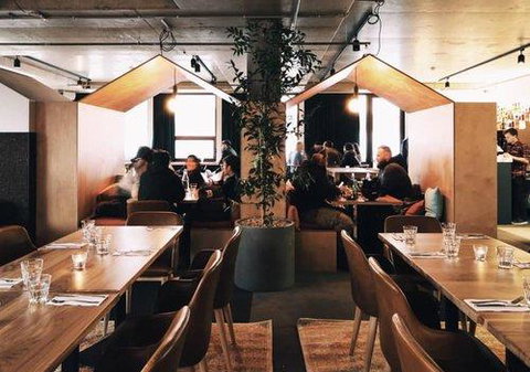 Buller Central Hotel - VIC Tourism 1