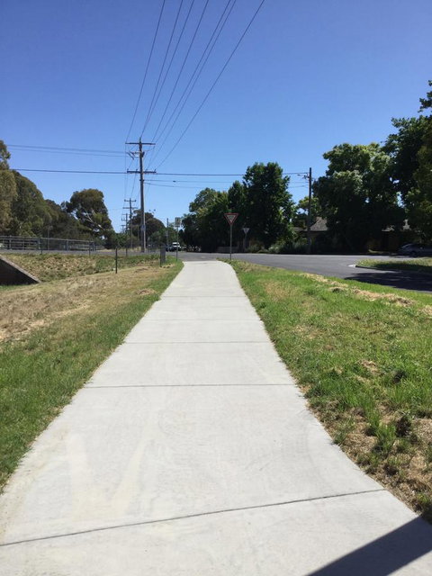 Flora Hill Creek Views - VIC Tourism 20