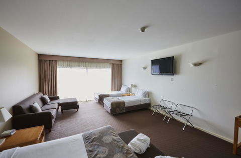 Mornington Hotel - VIC Tourism 22