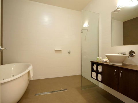 Mornington Hotel - VIC Tourism 32