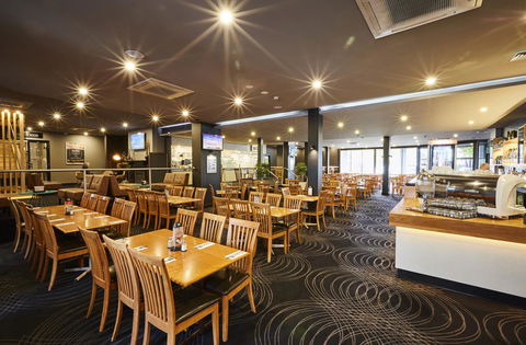 Mornington Hotel - VIC Tourism 11