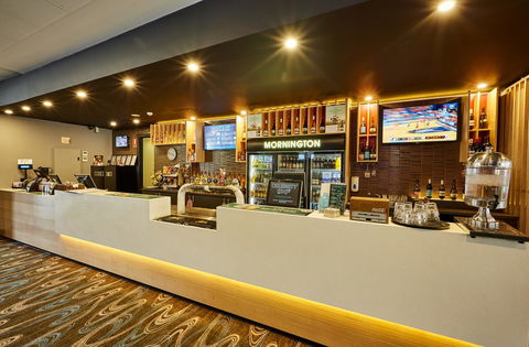 Mornington Hotel - VIC Tourism 8