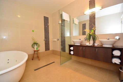 Mornington Hotel - VIC Tourism 37