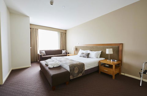 Mornington Hotel - VIC Tourism 0