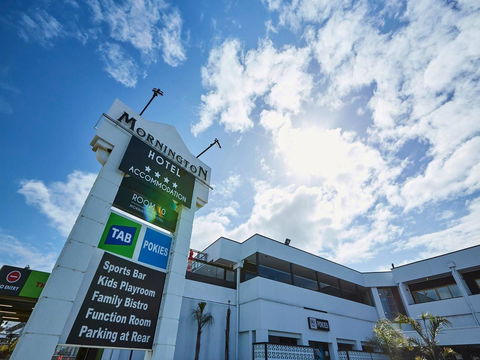 Mornington Hotel - VIC Tourism 4