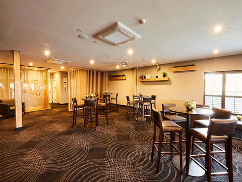 Mornington Hotel - VIC Tourism 16