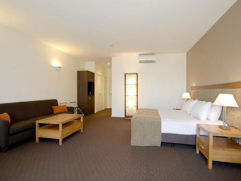 Mornington Hotel - VIC Tourism 27