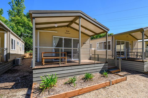 Bright Riverside Holiday Park - VIC Tourism 0