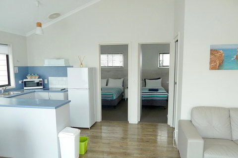 Apollo Bay Waterfront Motor Inn - VIC Tourism 5