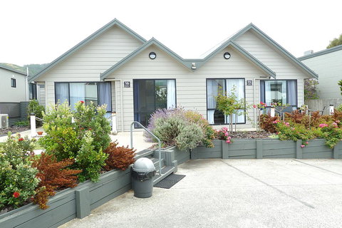 Apollo Bay Waterfront Motor Inn - VIC Tourism 8