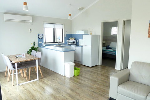 Apollo Bay Waterfront Motor Inn - VIC Tourism 4