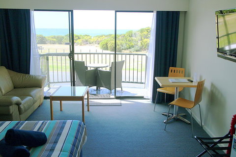 Apollo Bay Waterfront Motor Inn - VIC Tourism 29