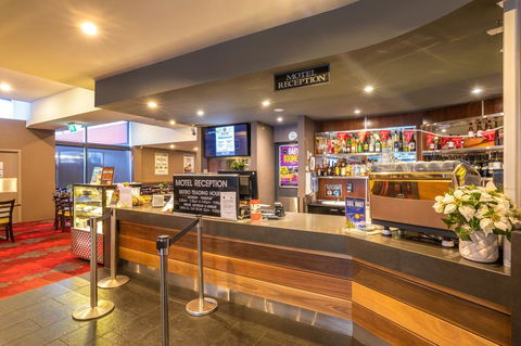 Nightcap At Keysborough Hotel - VIC Tourism 9