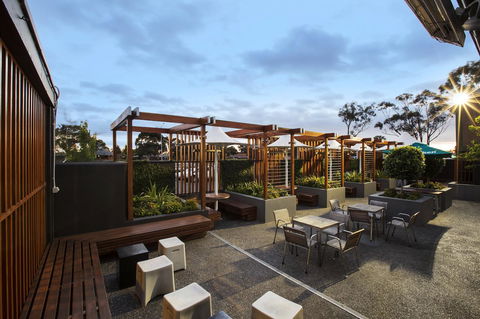 Nightcap At Keysborough Hotel - VIC Tourism 28