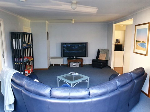 Island Family Holiday Retreat - VIC Tourism 4