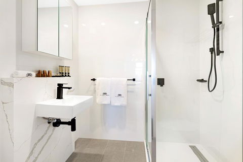 The Hamptons Apartments - St Kilda - VIC Tourism 11