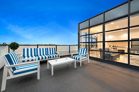 The Hamptons Apartments - St Kilda - VIC Tourism 3