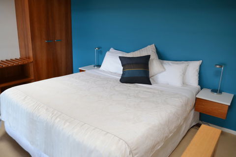 Chris\'s Beacon Point Restaurant & Villas - VIC Tourism 3
