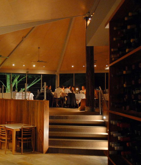 Chris\'s Beacon Point Restaurant & Villas - VIC Tourism 7