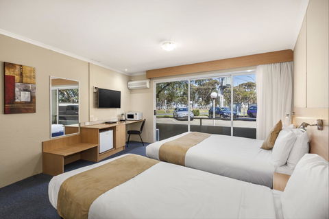 Ciloms Airport Lodge - VIC Tourism 31