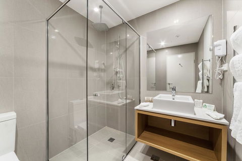 Ciloms Airport Lodge - VIC Tourism 8