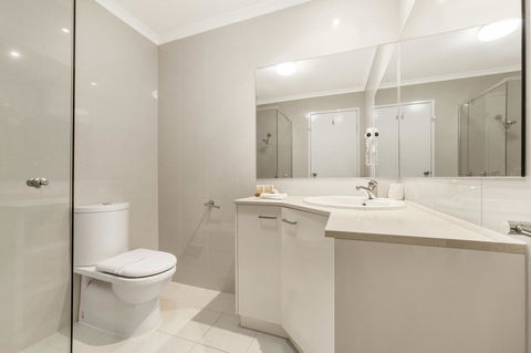 Ciloms Airport Lodge - VIC Tourism 11
