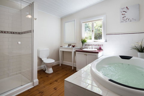 Koovelly Spa - VIC Tourism 9